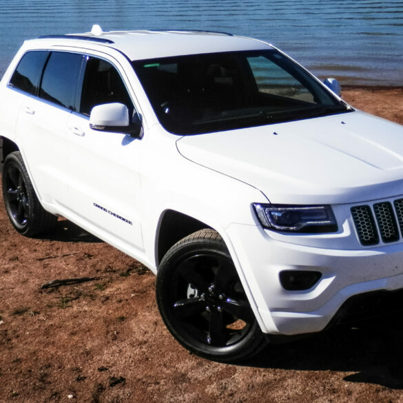 2015 Bright White Grand Cherokee